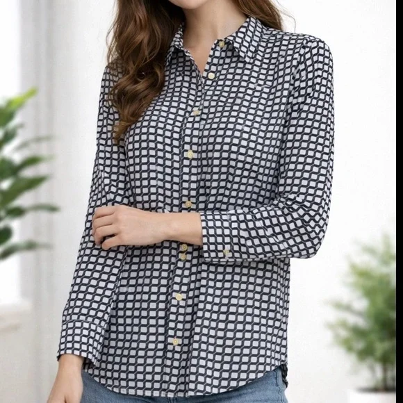 GAP Black and White Geometric Button Down Shirt, size Medium - Picture 2 of 12